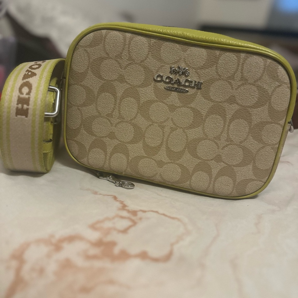 NWOT Coach Jamie Camera Bag in Sig Canvas & Green!
